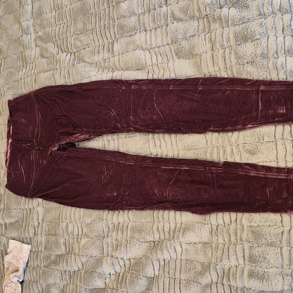 Wunder Lounge High Rise Tight - Garnet - Picture 3 of 7